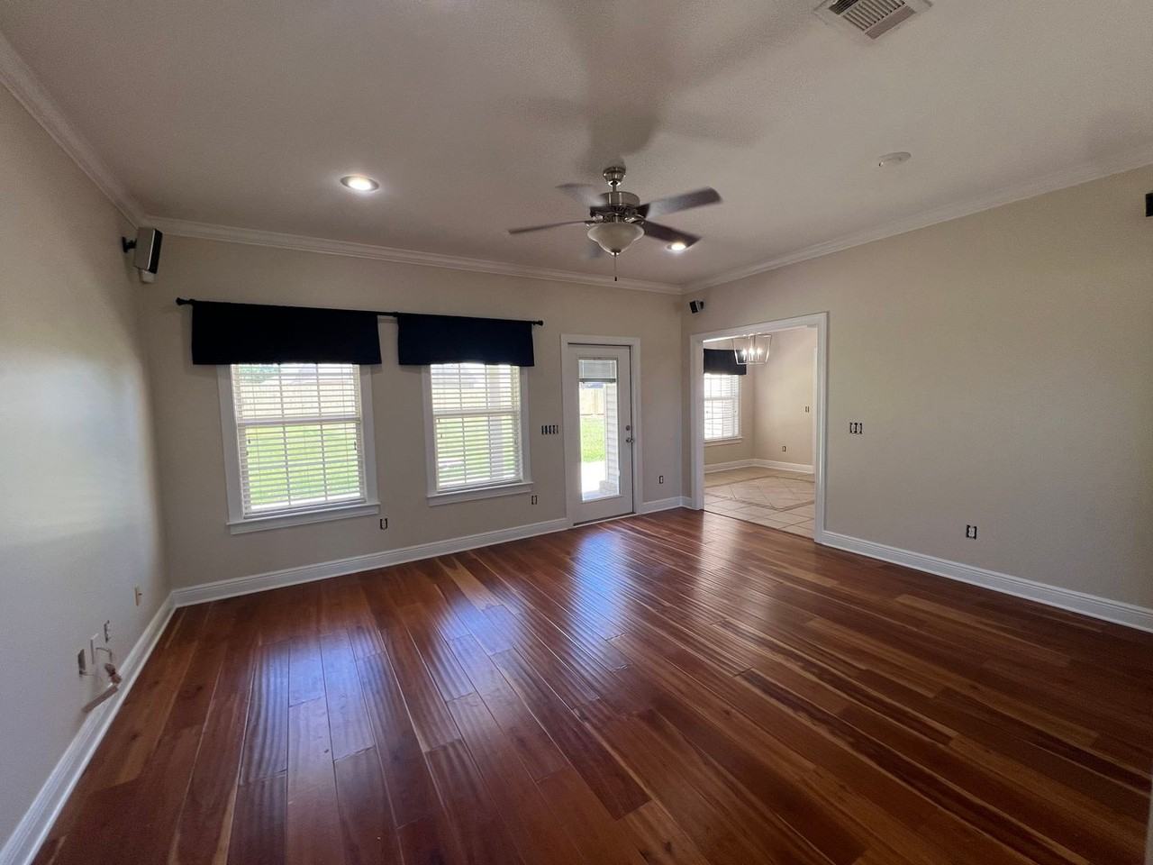 501 E Morningview Dr - Photo 2 of 20