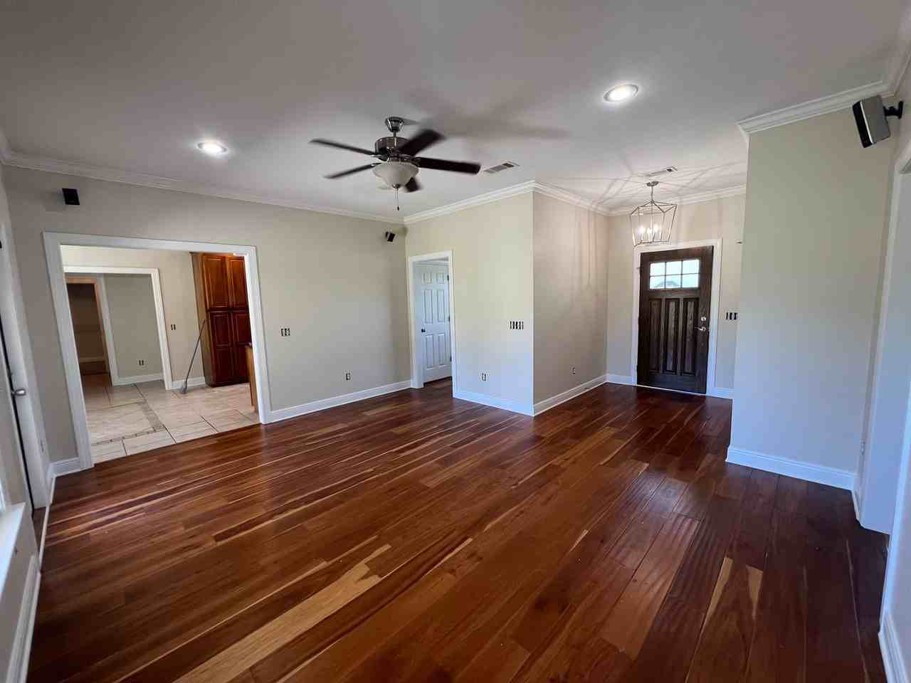 501 E Morningview Dr - Photo 3 of 20
