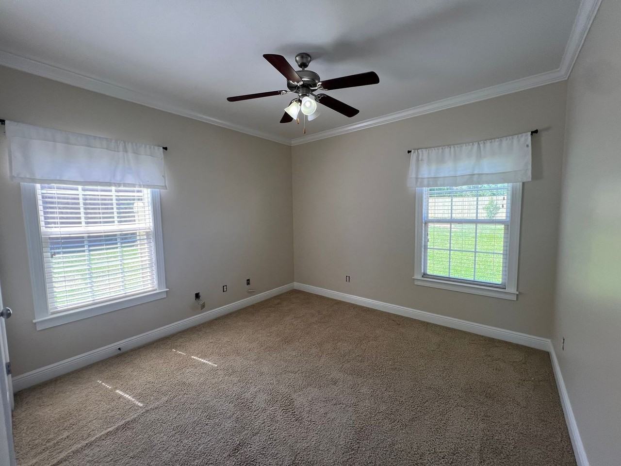 501 E Morningview Dr - Photo 6 of 20