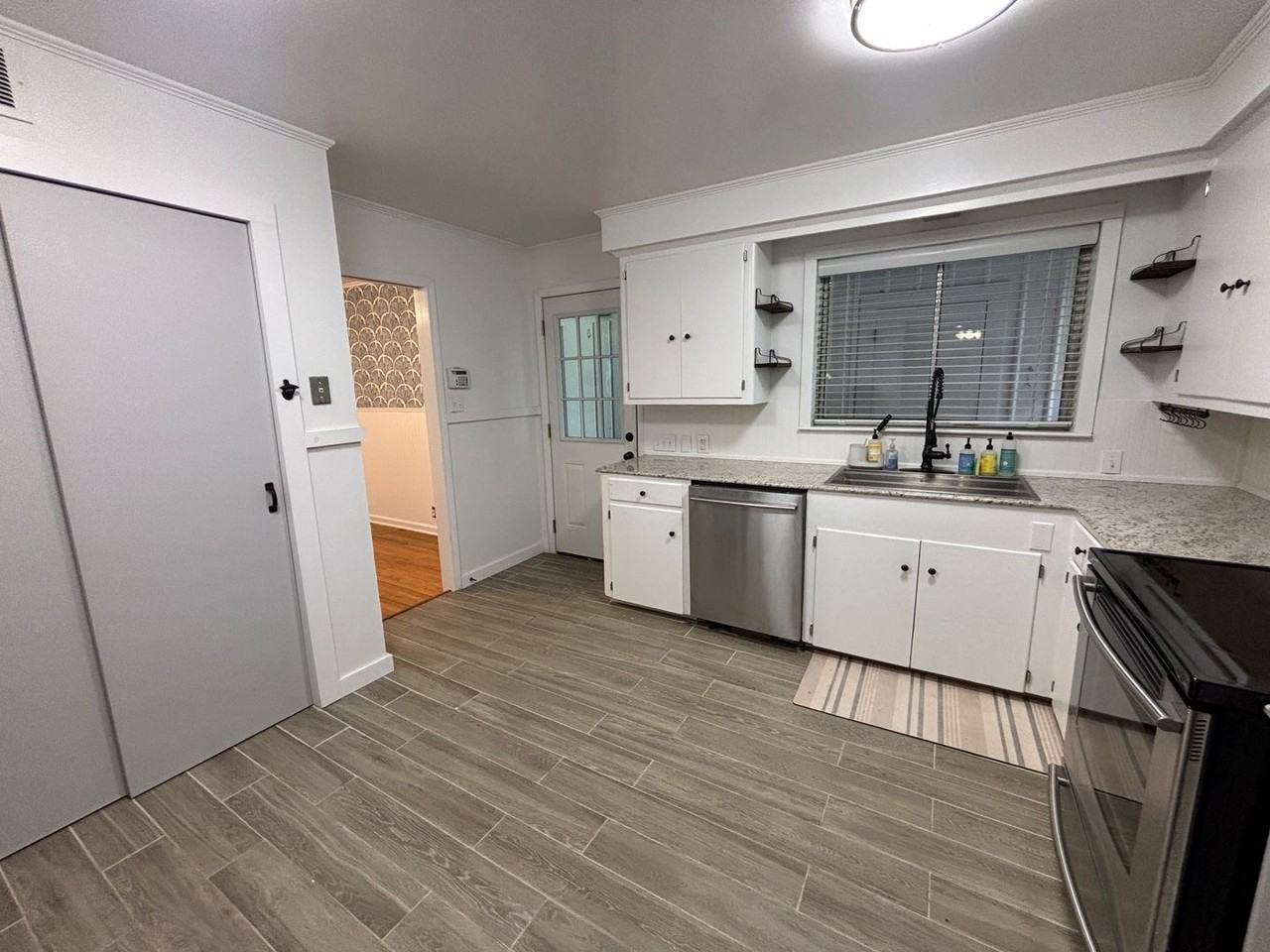 970 Audubon Place - Photo 5 of 17