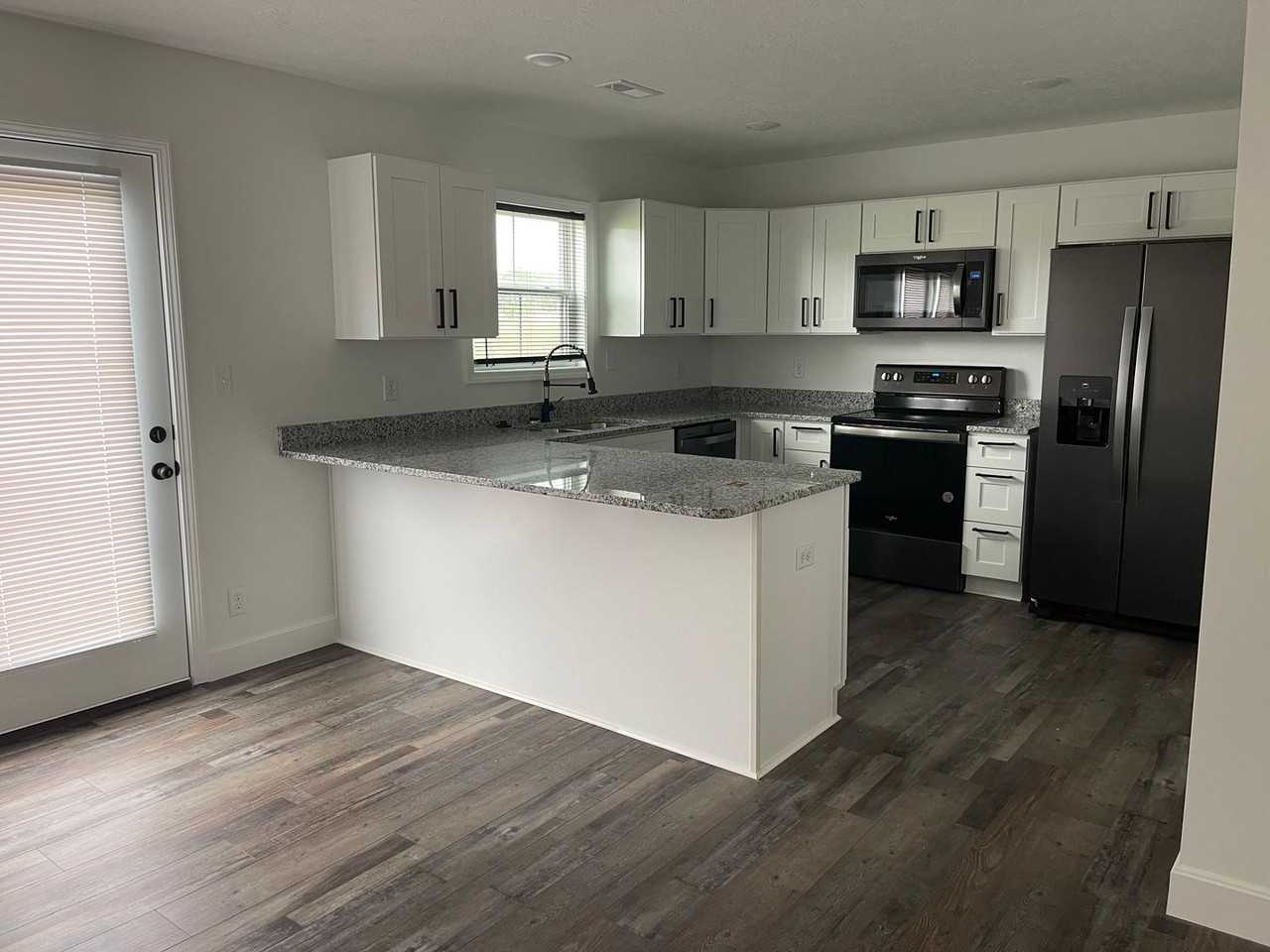 743 Howard Dr - Photo 6 of 8