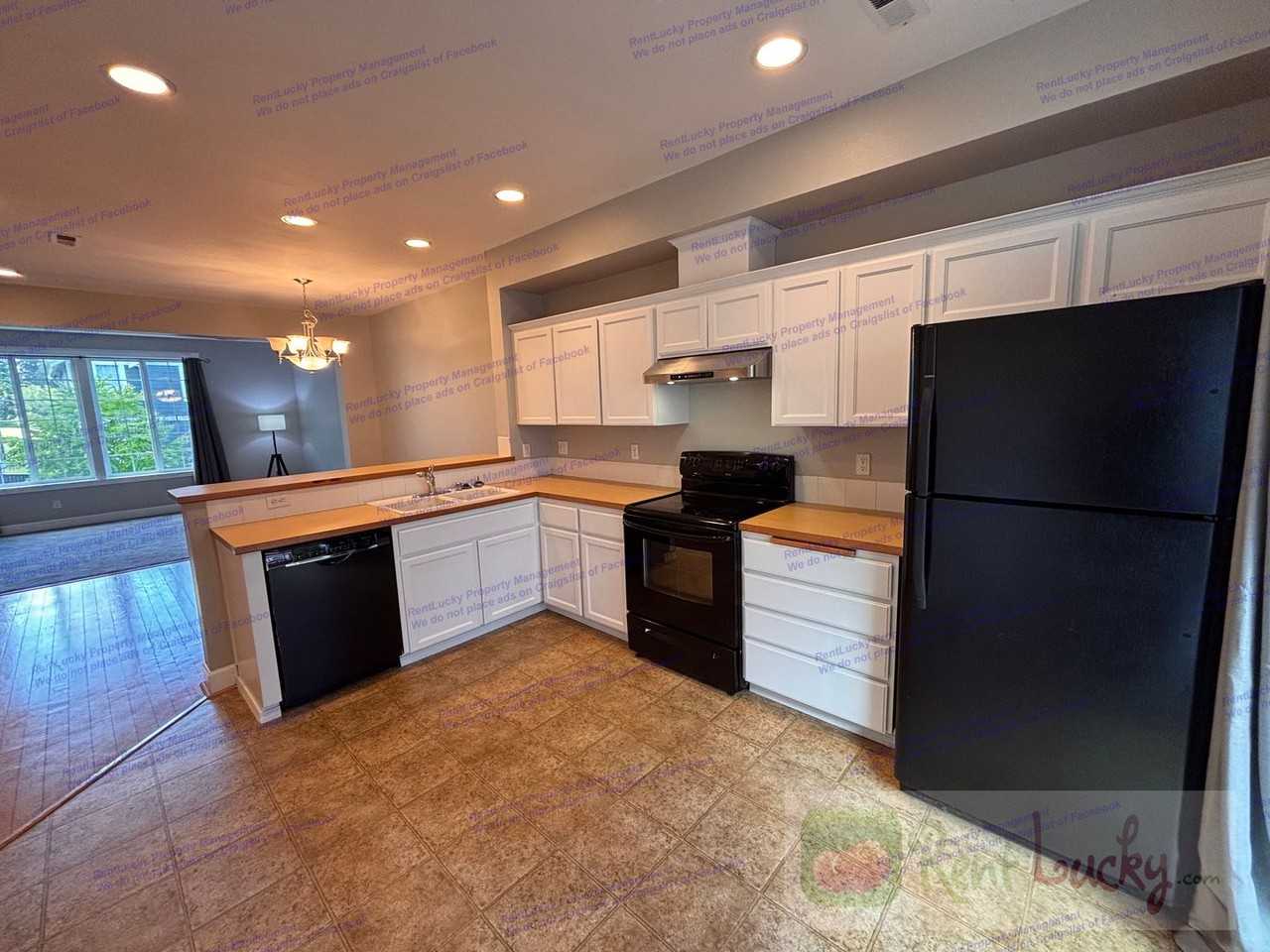 137 Wild Rose St - Photo 2 of 31