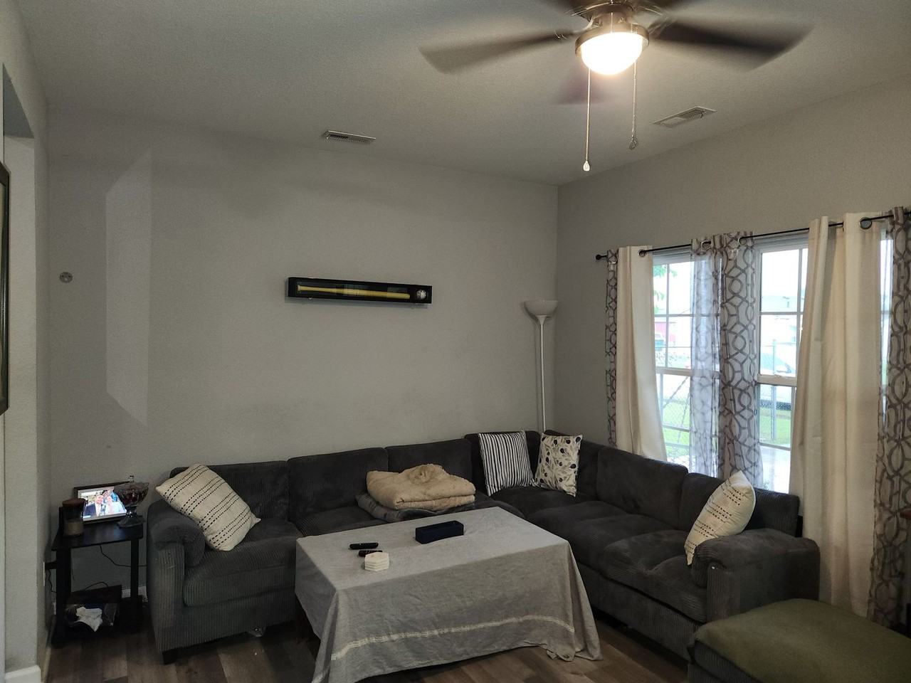 739 Oxford St - Photo 2 of 17