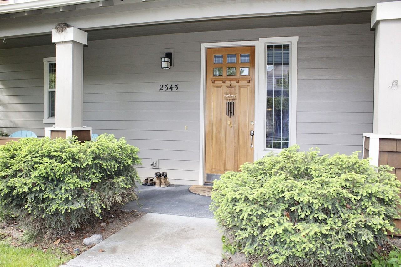 2345 Nw Quinn Creek Loop - Photo 2 of 49