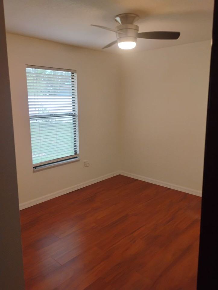 4861 Se 31st Ter - Photo 3 of 13