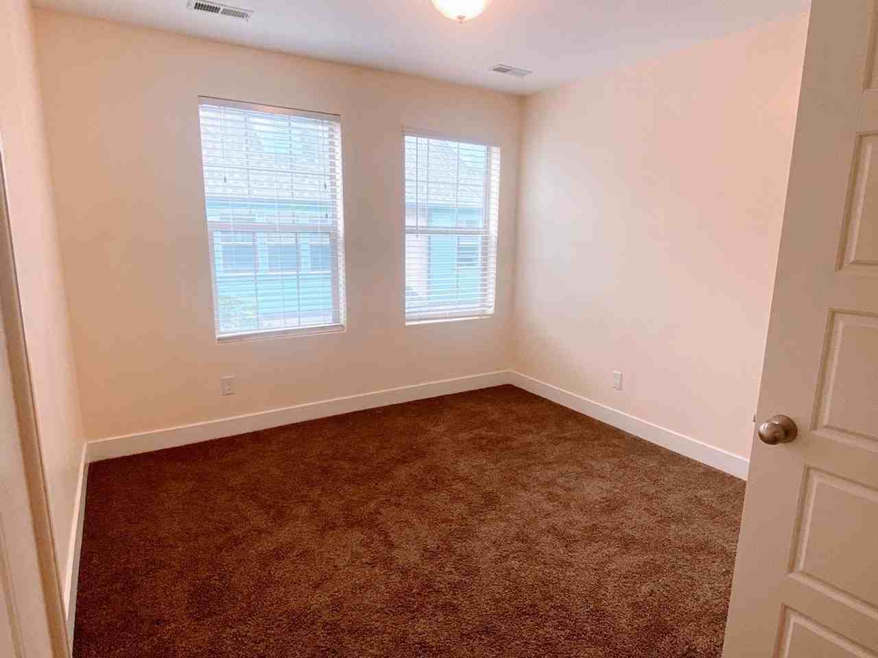 863 W Chiva Ct - Photo 7 of 50