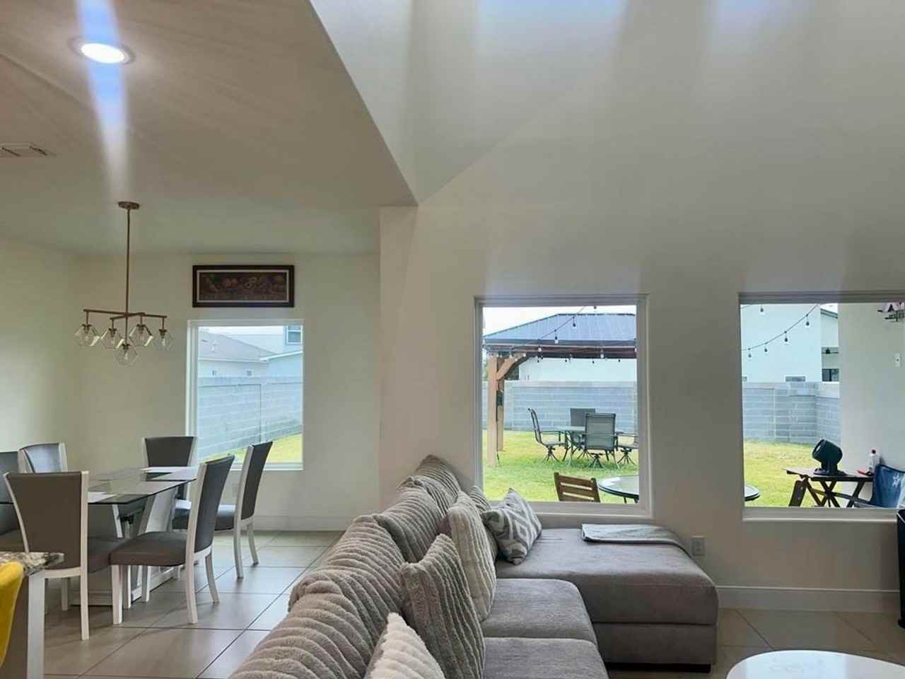 3803 Sun Valley Dr - Photo 2 of 12