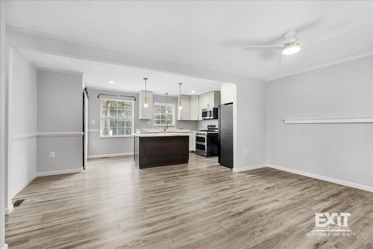 105 Marrow St - Photo 5 of 21