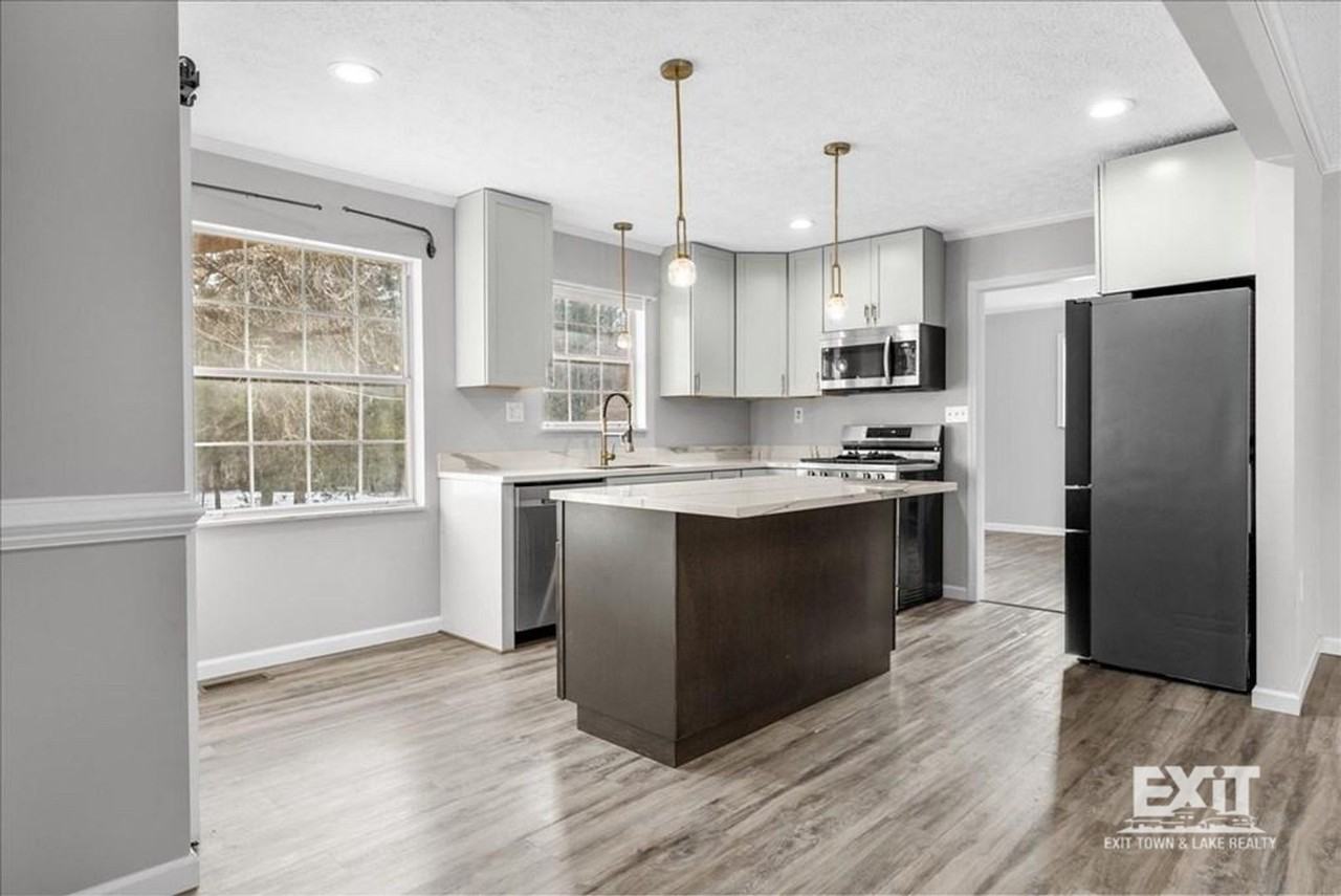 105 Marrow St - Photo 7 of 21