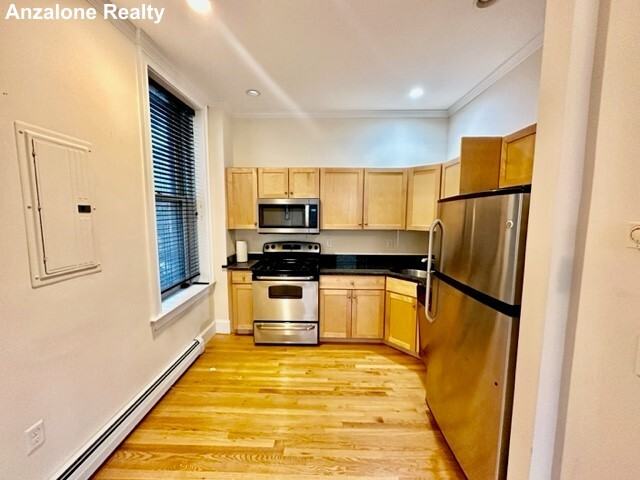 435 Beacon St #4 - Photo 7 of 10