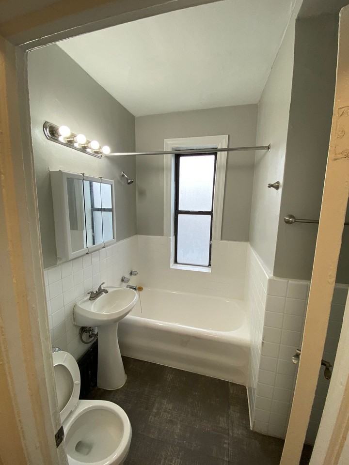 Shorewind Apartments Tower - Photo 3 of 8