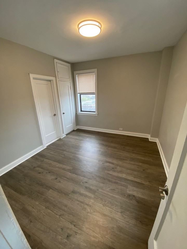 Shorewind Apartments Tower - Photo 4 of 8