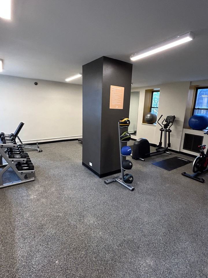 Shorewind Apartments Tower - Photo 7 of 8