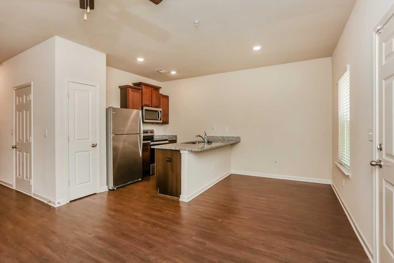 408 Highwood Ln - Photo 5 of 20