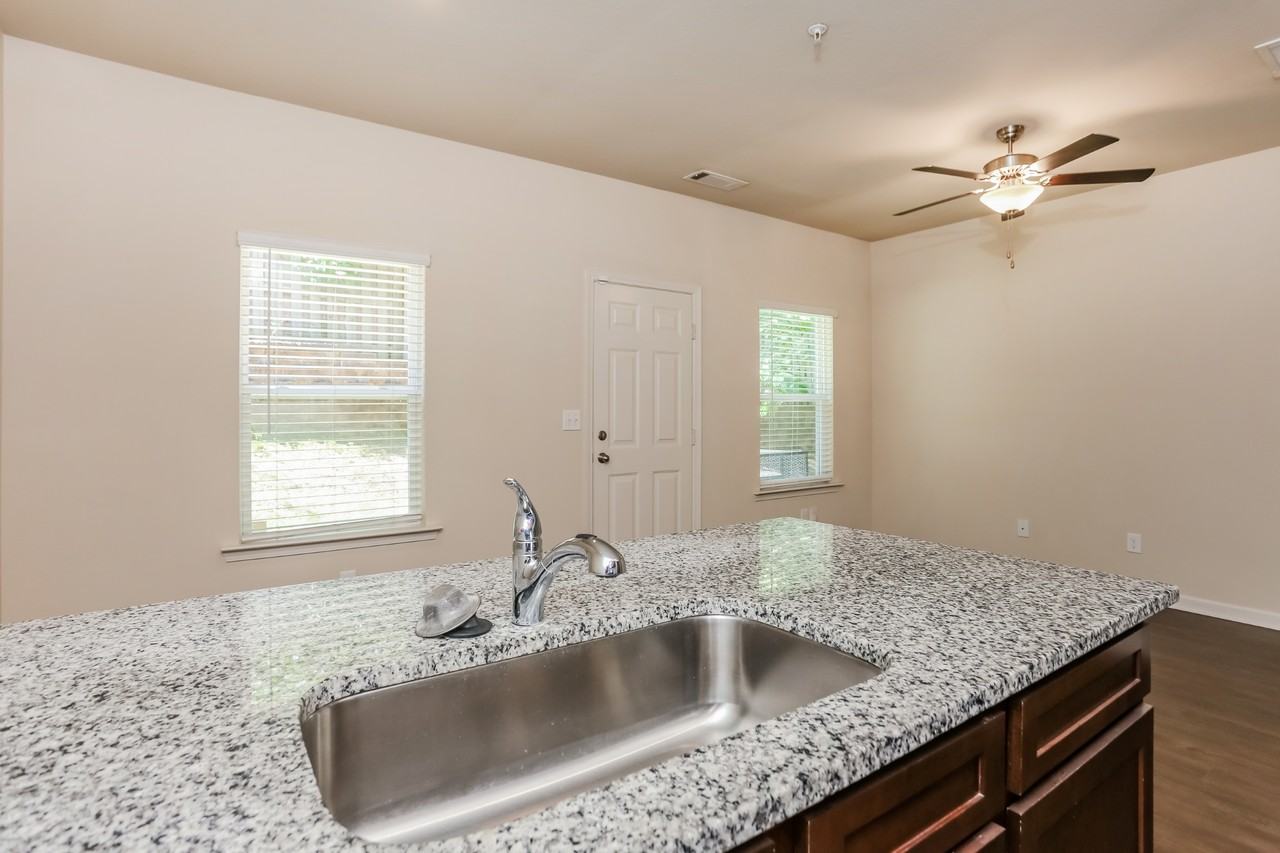 408 Highwood Ln - Photo 6 of 20