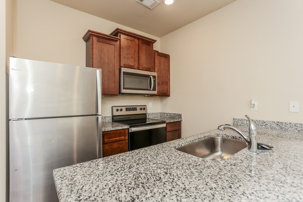 408 Highwood Ln - Photo 7 of 20