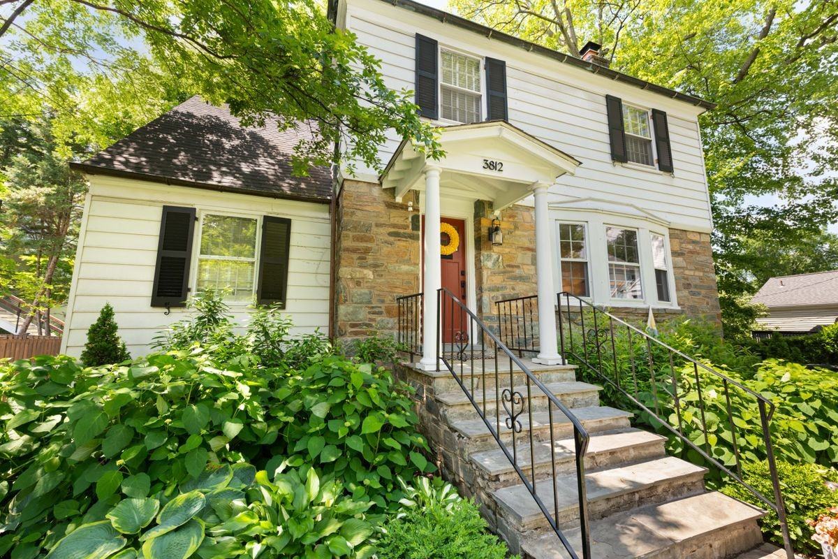 3812 47th St Nw - Photo 2 of 26