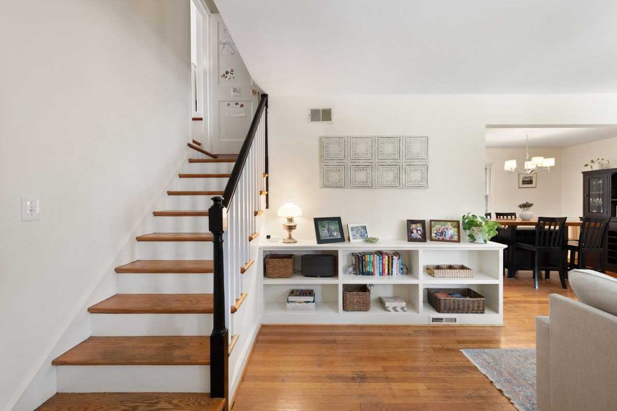 3812 47th St Nw - Photo 3 of 26