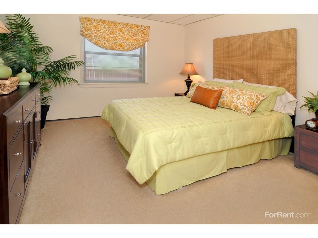 Loch Bend Apts - Photo 2 of 4