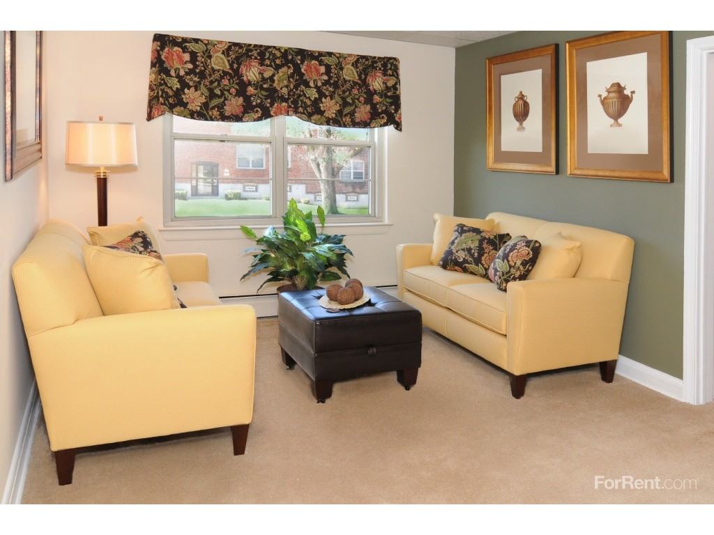 Loch Bend Apts - Photo 3 of 4