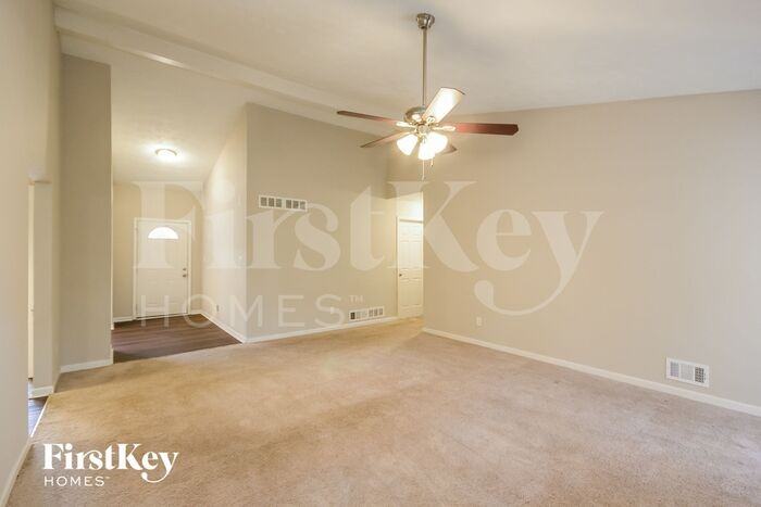 4610 Aberdeen Ln - Photo 3 of 15