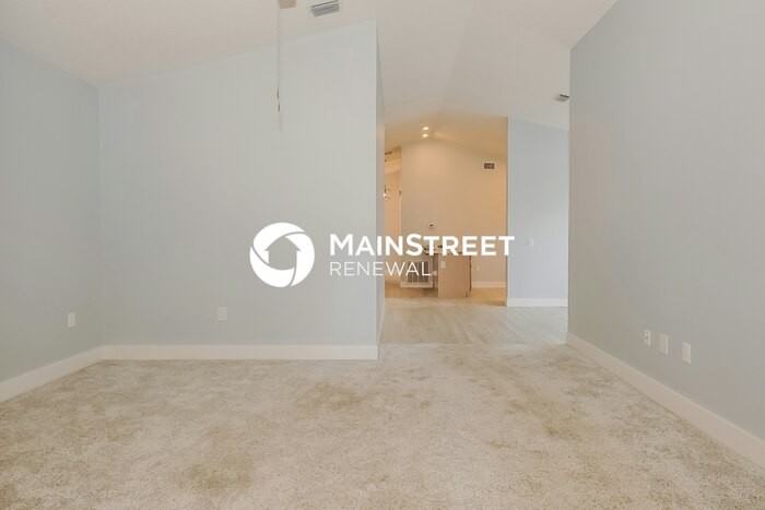 2390 Saint Andrews Dr - Photo 3 of 16