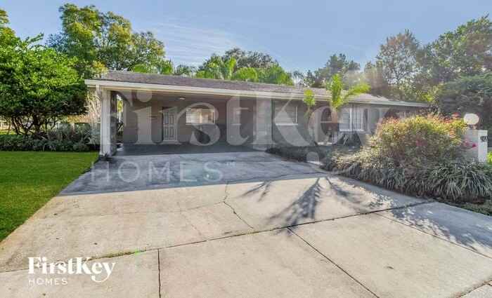 909 Fort Lane Dr - Photo 2 of 15