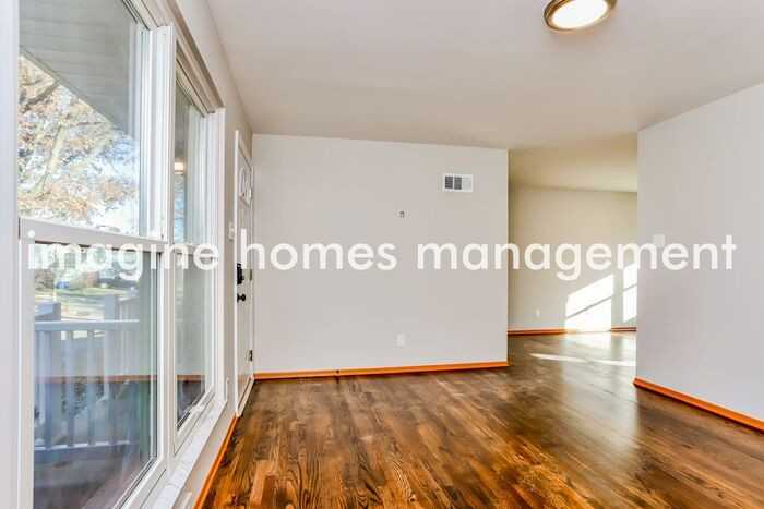 9252 Citadel Ct - Photo 3 of 15