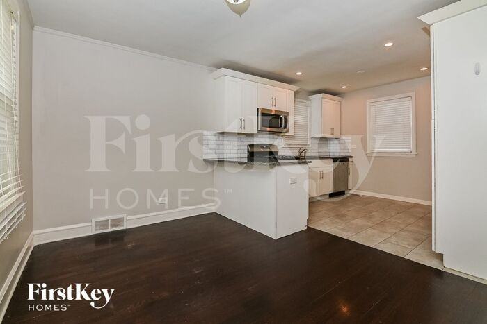 8205 S California Ave - Photo 3 of 16