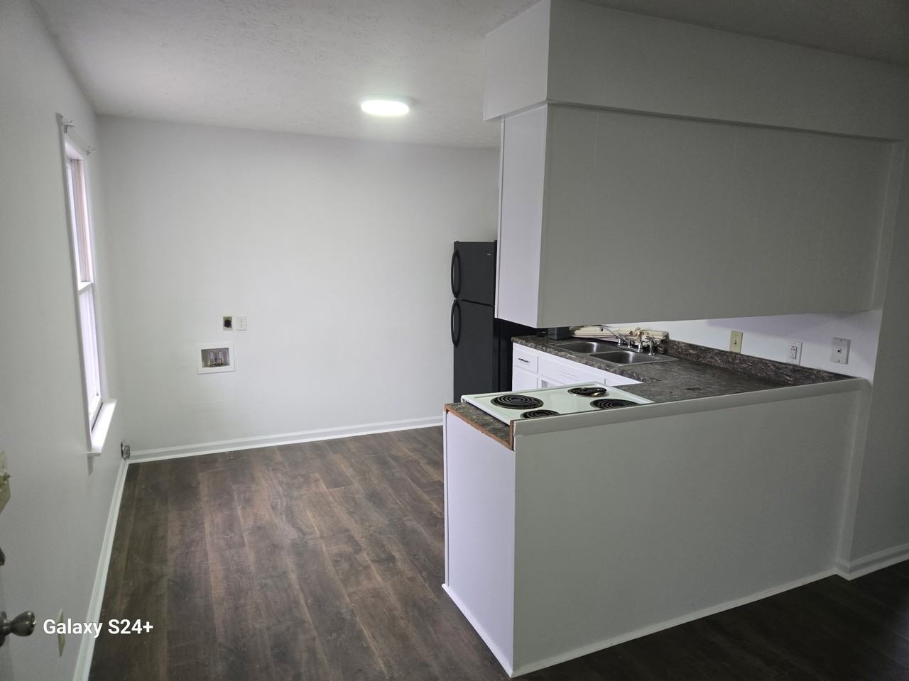 1025 Lakeway Dr #1 - Photo 3 of 6