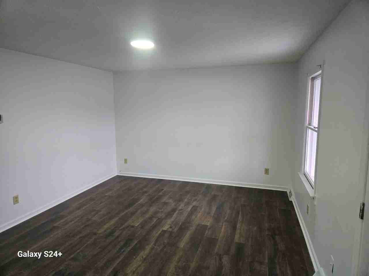 1025 Lakeway Dr #1 - Photo 4 of 6