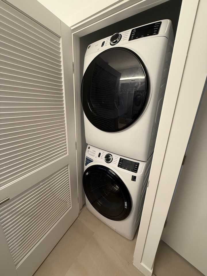 1425 Northwest 15th Street #303 - Photo 3 of 7