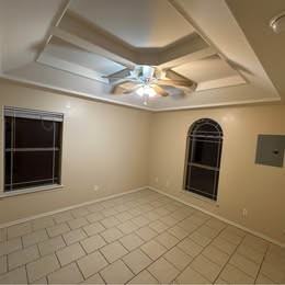 2201 N Dahlia St #5 - Photo 4 of 5