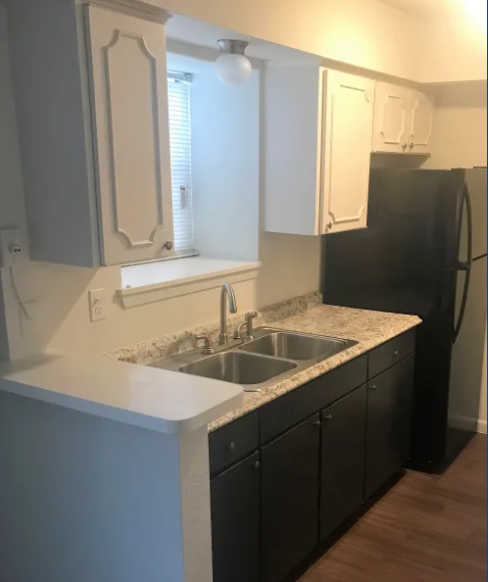 500 E 31st St #201 - Photo 2 of 3