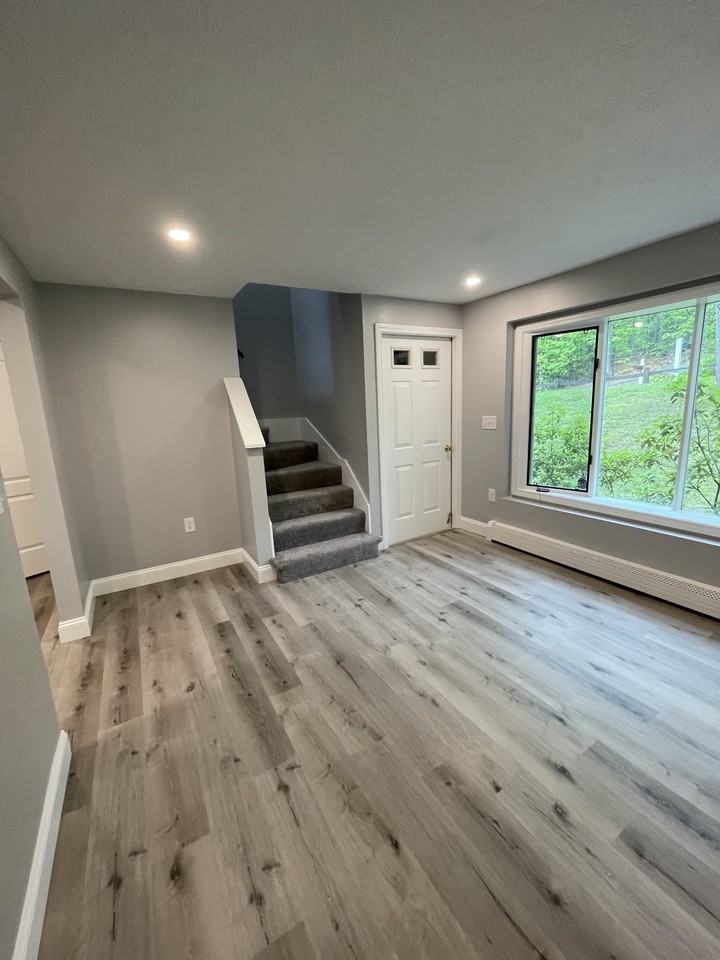 27 Kienia Rd #B - Photo 3 of 9