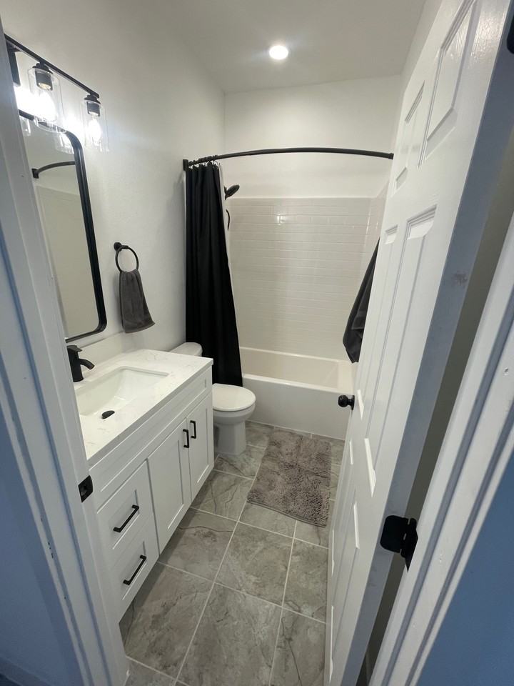 1704 Duncan Way #NA - Photo 2 of 21