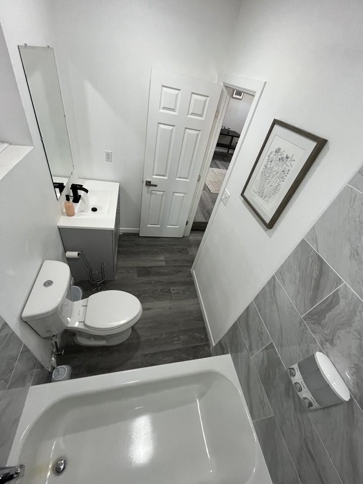 1204 Sawmill Rd Nw #1 - Photo 3 of 13