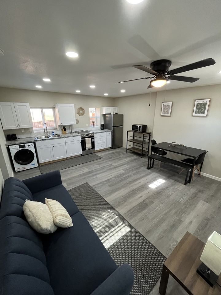 1204 Sawmill Rd Nw #1 - Photo 7 of 13