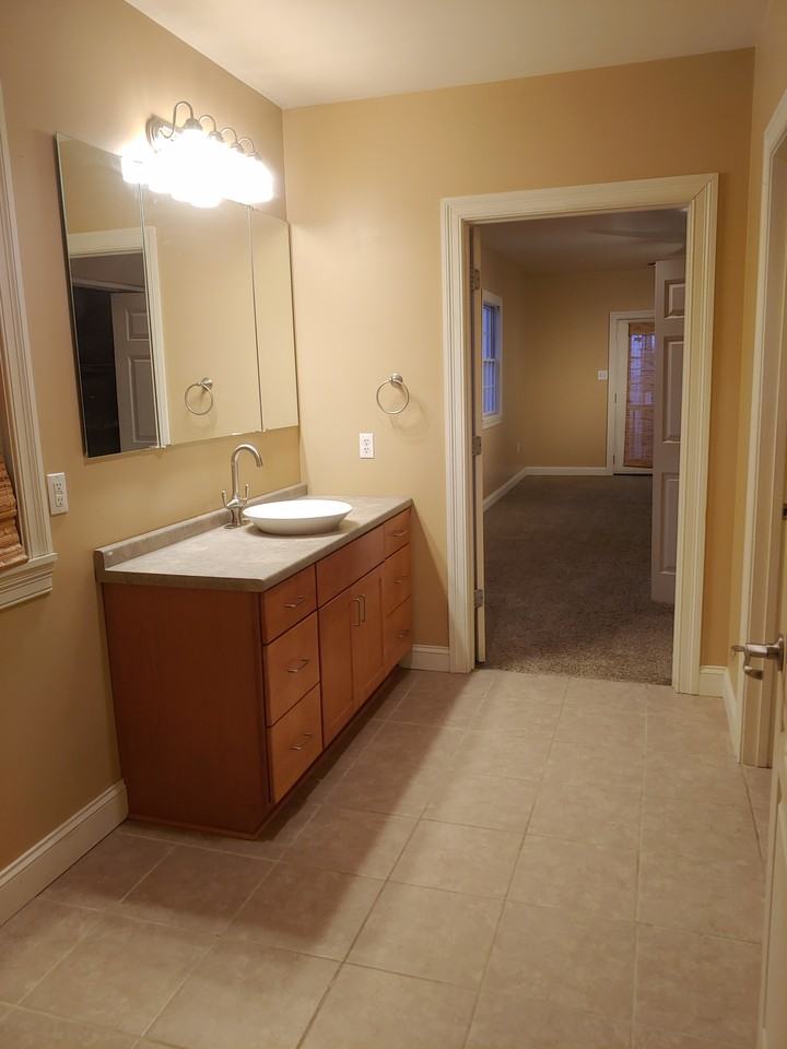 111 S 13th St #2 - Photo 7 of 26