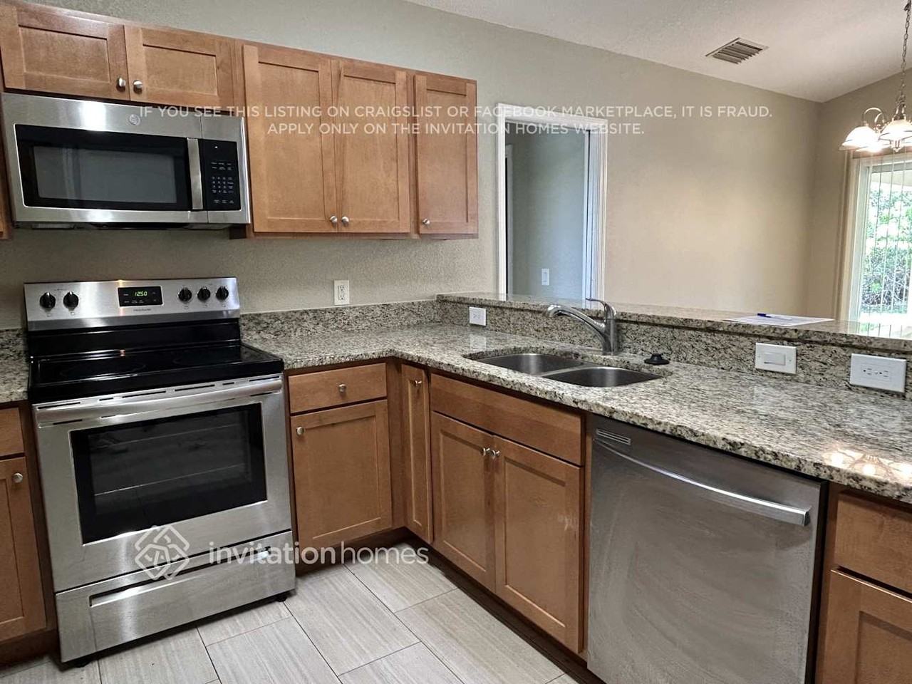 12404 Appleberg Cir - Photo 4 of 13