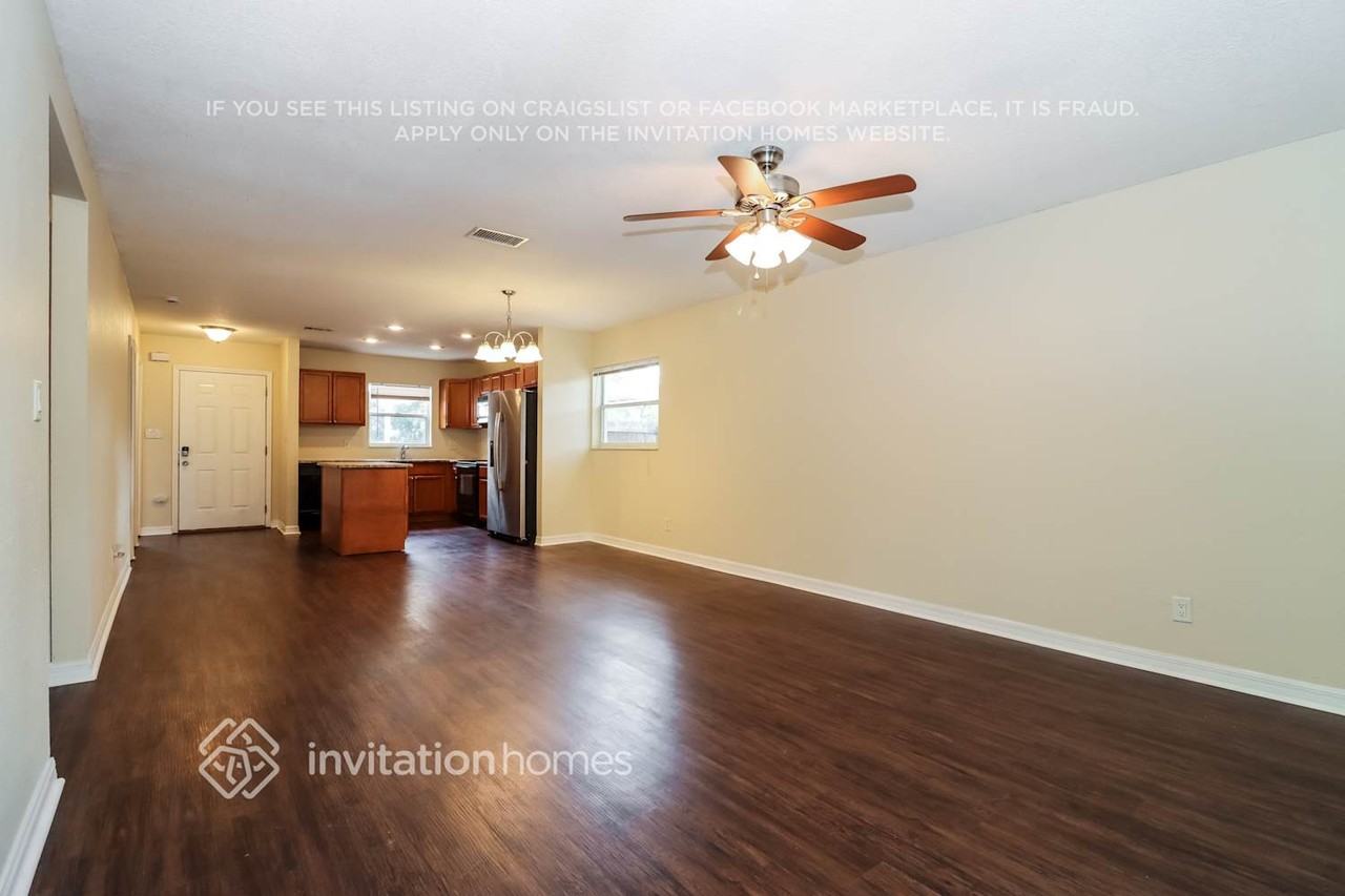 2512 Casilla Way S - Photo 4 of 17