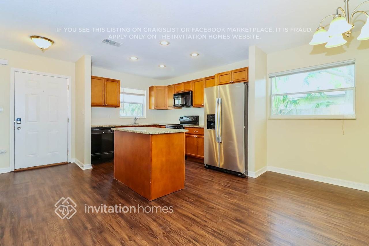 2512 Casilla Way S - Photo 6 of 17