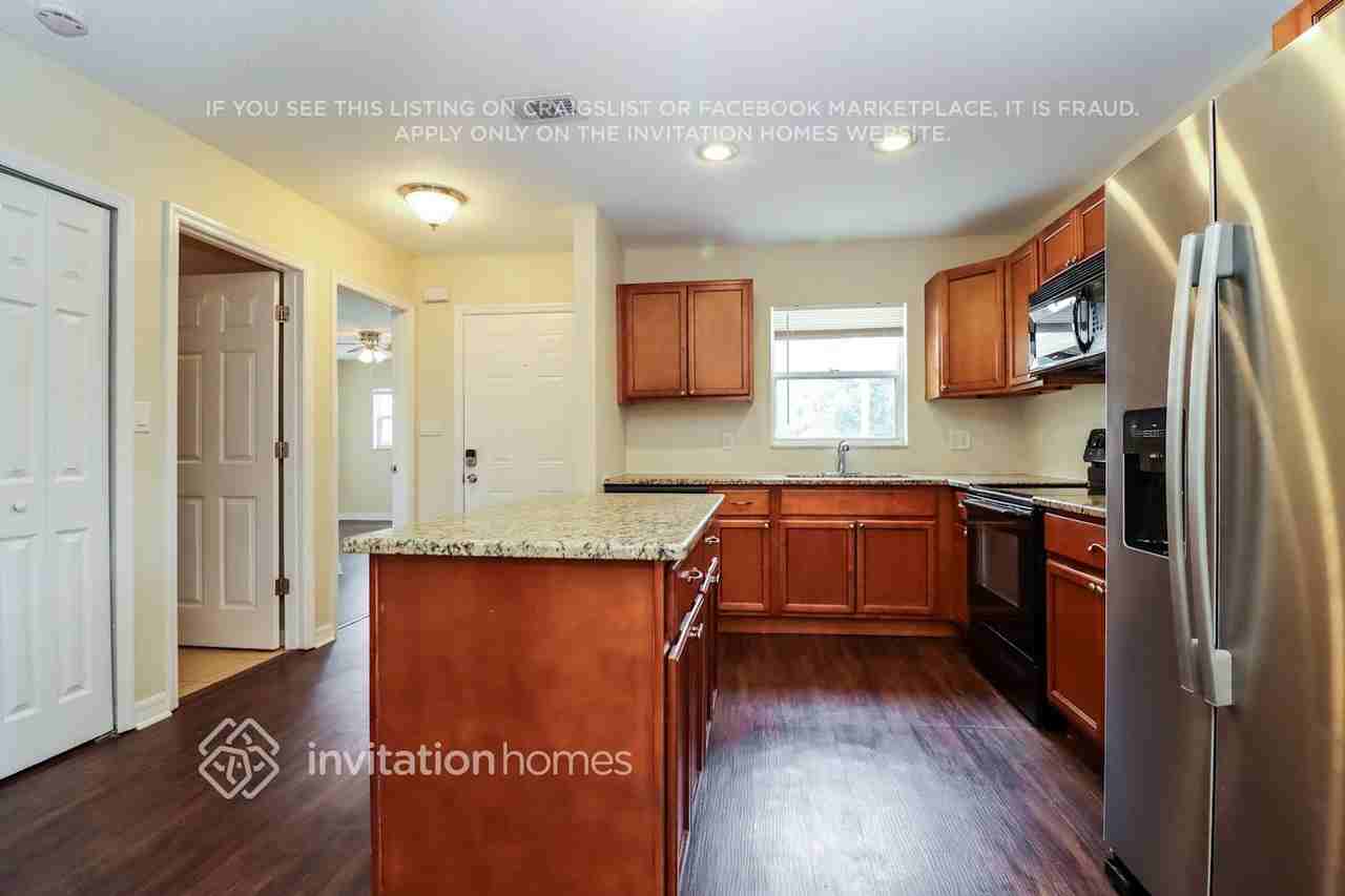 2512 Casilla Way S - Photo 7 of 17