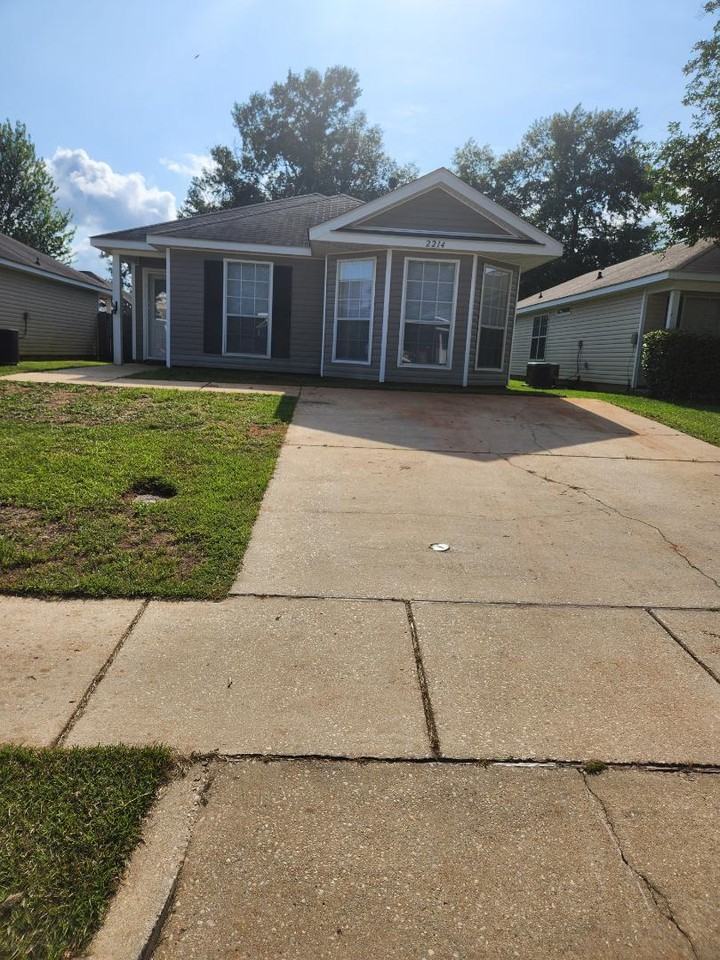 2214 Seasons Ct - Photo 3 of 20