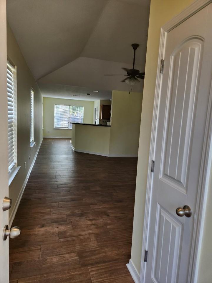 2214 Seasons Ct - Photo 6 of 20