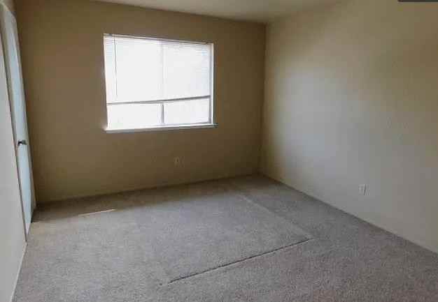 341 Pine St - Photo 3 of 7