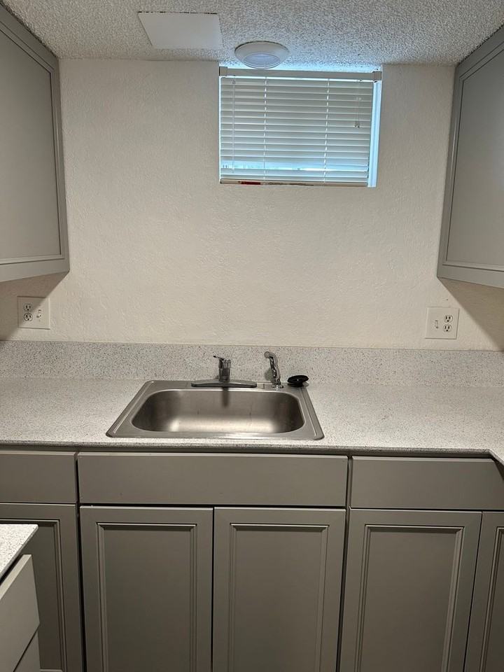 135 135 Davis Ave - 135 Davis - 4 #4 - Photo 4 of 18