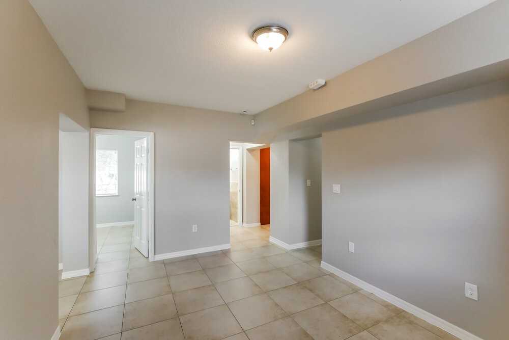 2330 Nwst - Photo 5 of 16