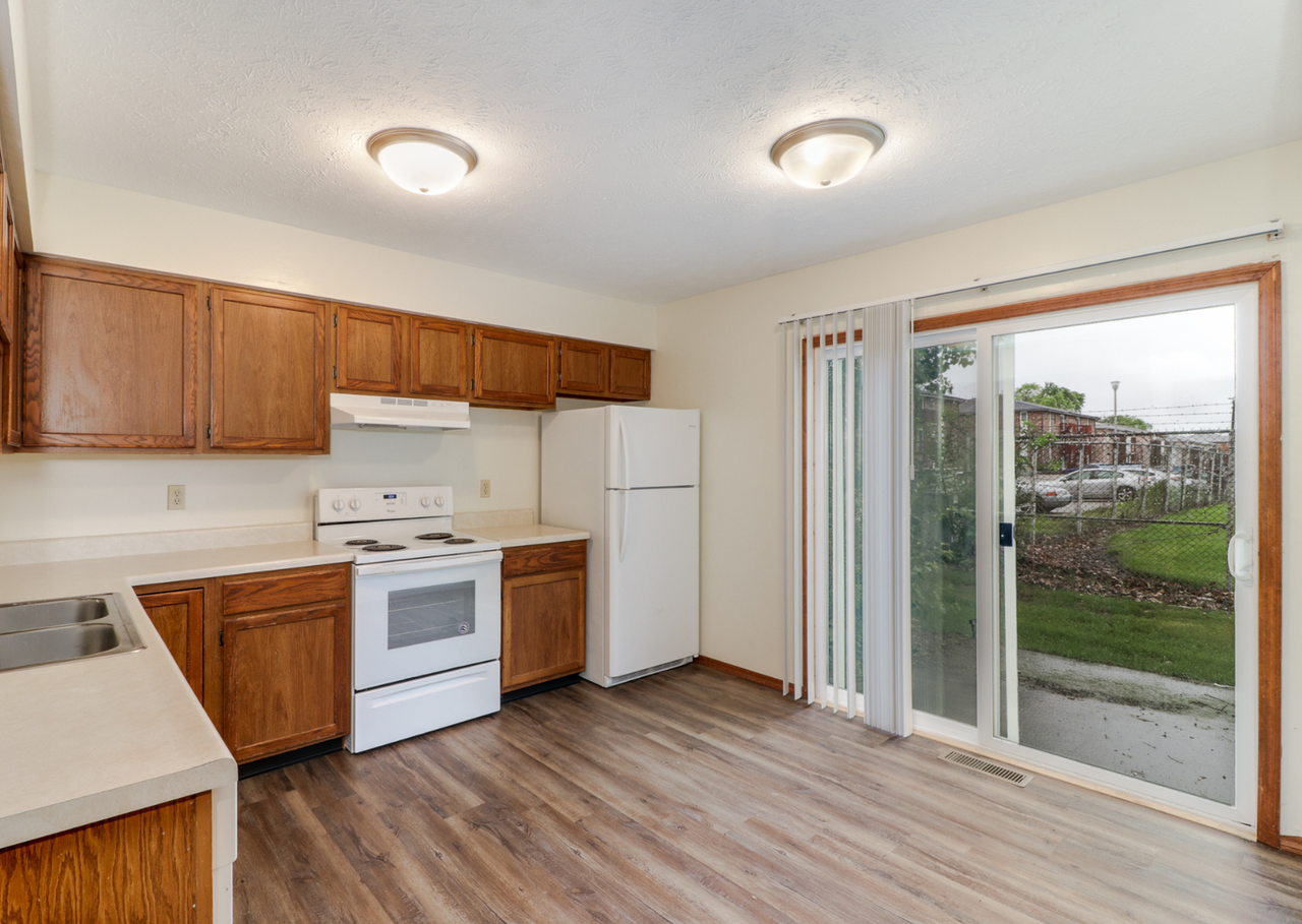 2208-2306 Rainbow Court - Photo 4 of 21