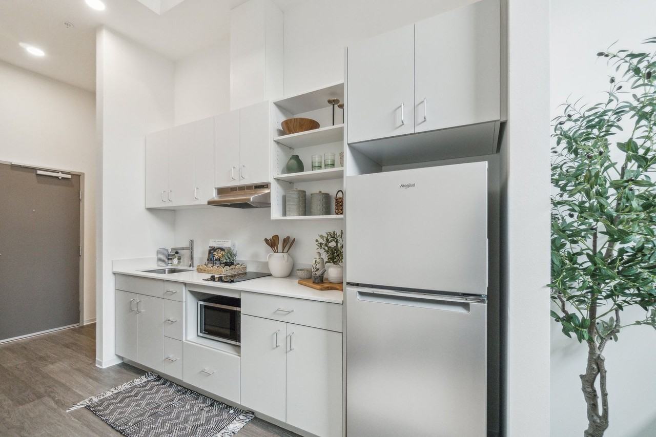 Koz at Othello Station - Photo 2 of 15